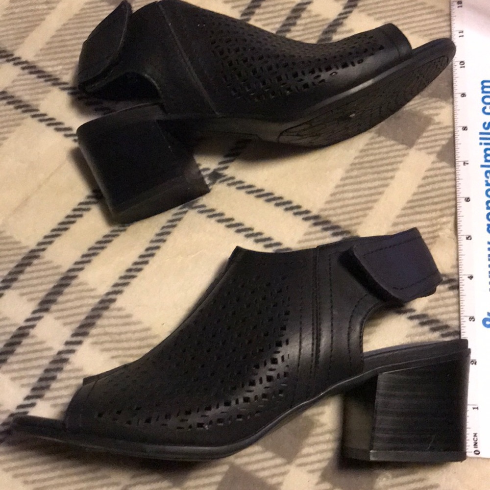 White Mountain black booties